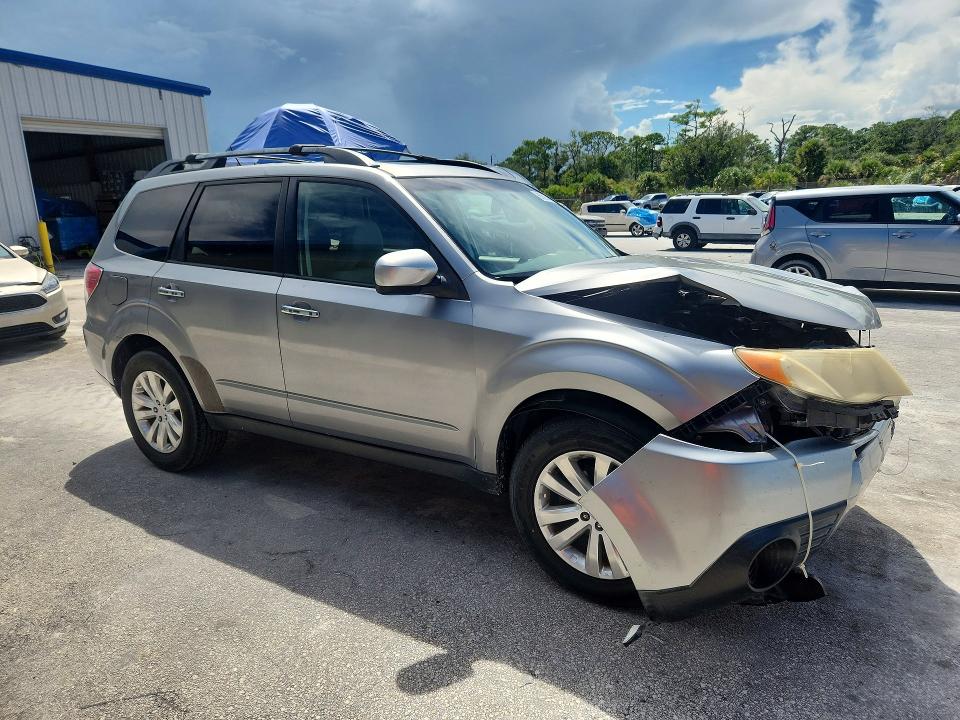 Photo 4 from auction – 2011 SUBARU FORESTER with VIN JF2SHBCC1BH746790