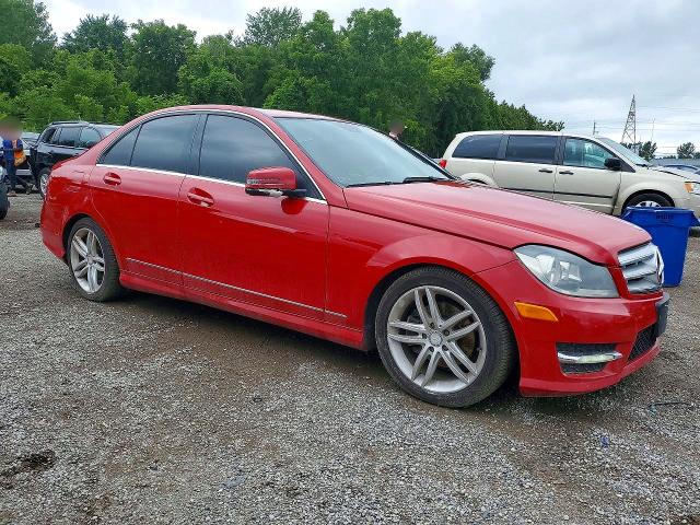 Photo 4 from auction – 2012 MERCEDES-BENZ C with VIN WDDGF8FB7CA689754
