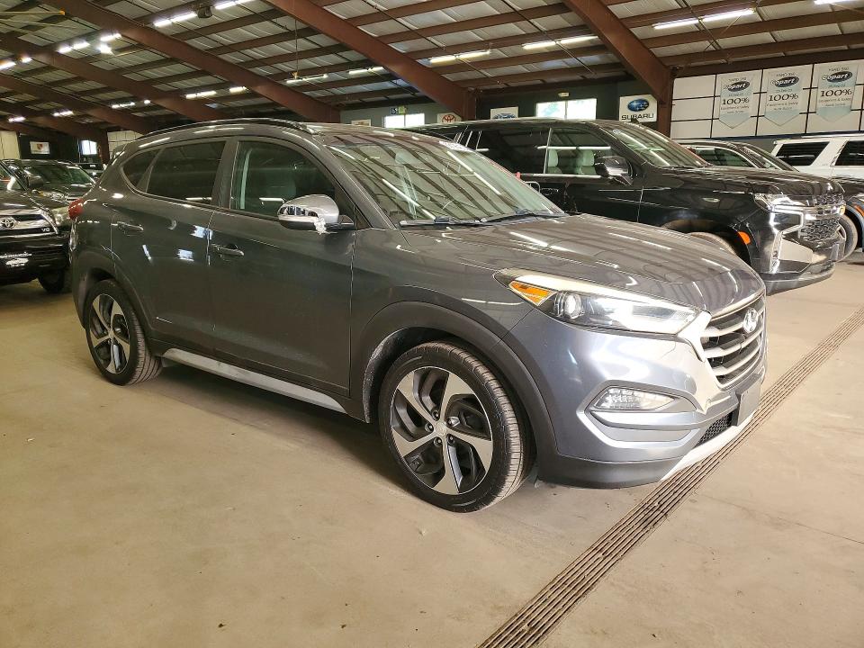 Photo 4 from auction – 2018 HYUNDAI TUCSON with VIN KM8J3CA25JU628543