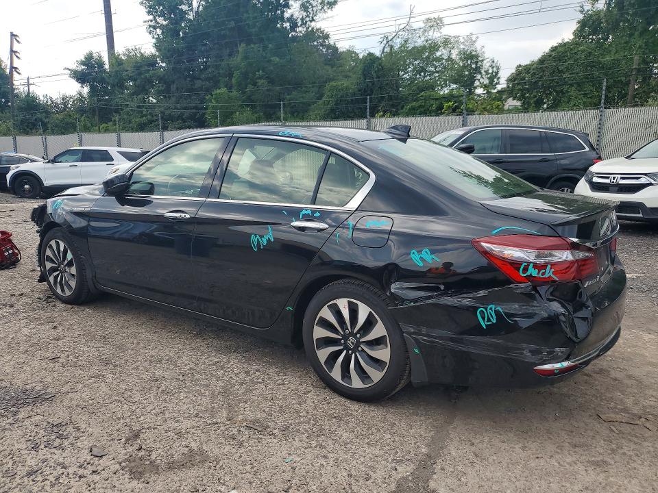 Photo 2 from auction – 2017 HONDA ACCORD with VIN JHMCR6F56HC025745