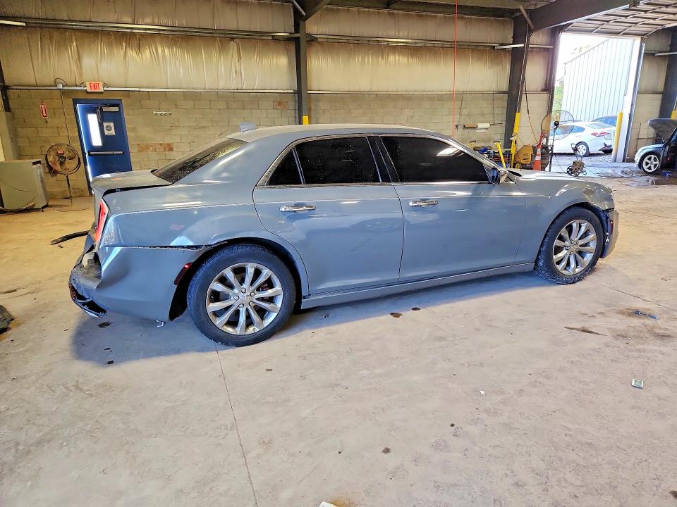 Фото 3 с аукциона – 2018 CHRYSLER 300 с VIN 2C3CCAKG9JH240993