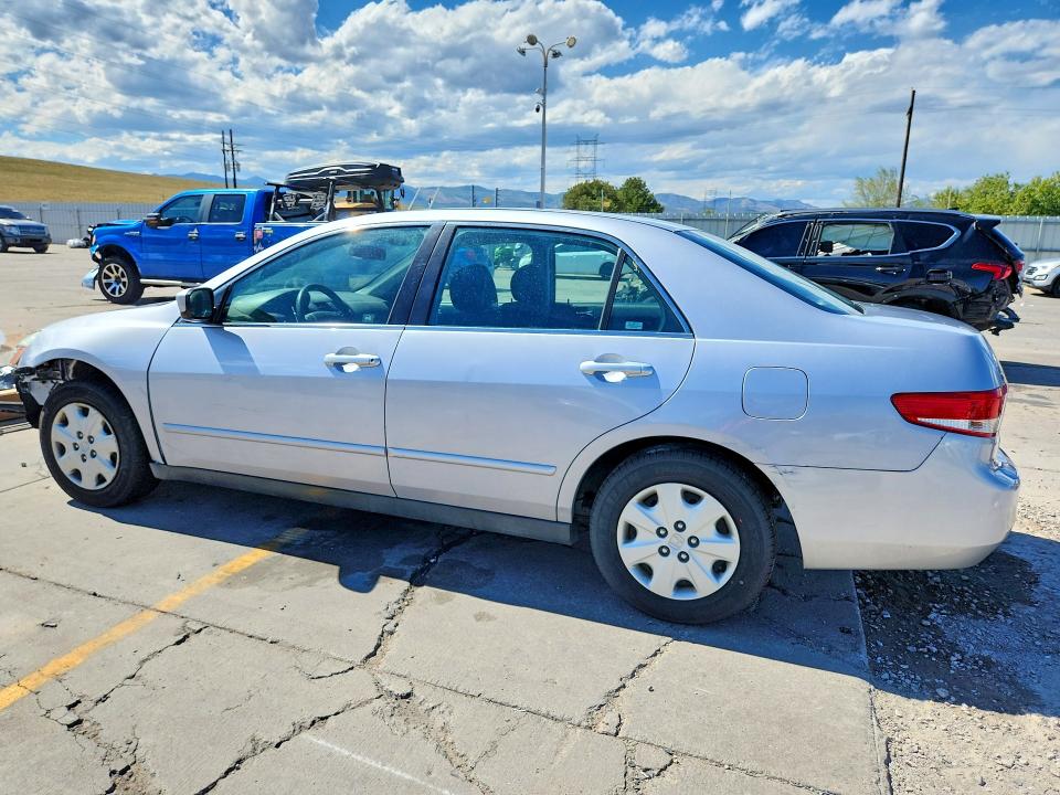Снимка 2 от търг – 2004 HONDA ACCORD с VIN 1HGCM56424A144739