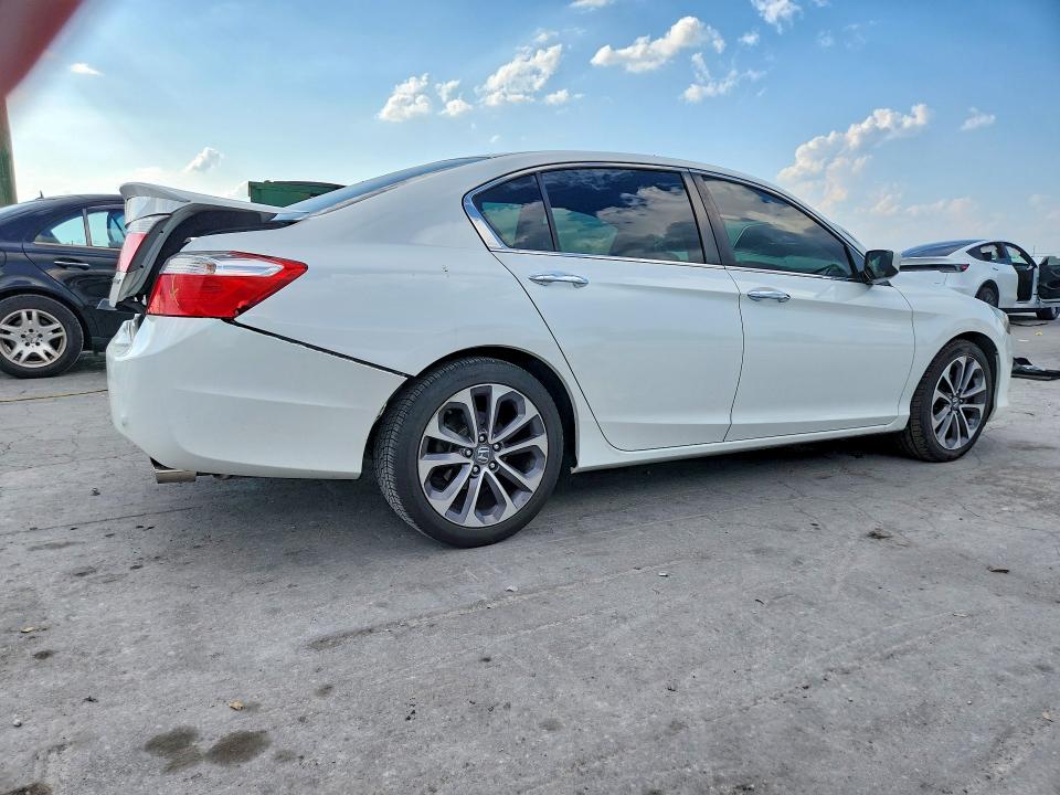 Photo 3 from auction – 2015 HONDA ACCORD with VIN 1HGCR2F50FA034106