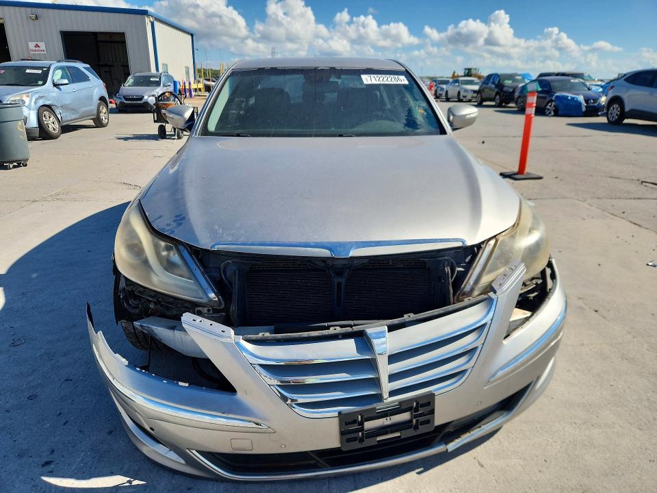 Photo 5 from auction – 2012 HYUNDAI GENESIS with VIN KMHGC4DH7CU158101