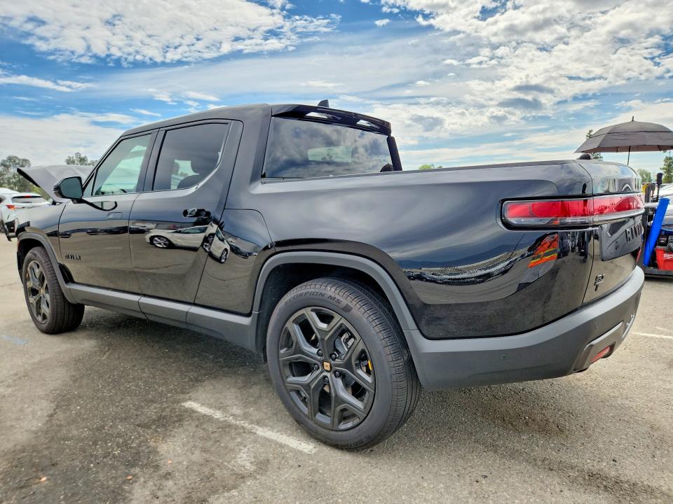 Снимка 2 от търг – 2026 RIVIAN R1T с VIN 7FCTGFAA3TN045874