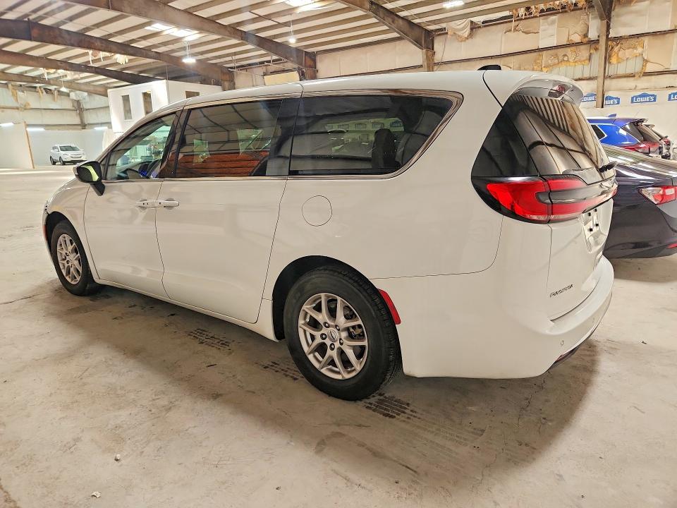 Photo 2 from auction – 2023 CHRYSLER PACIFICA with VIN 2C4RC1BG0PR616294