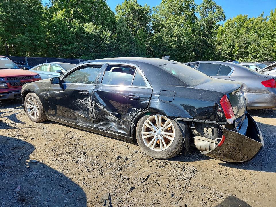 Снимка 2 от търг – 2017 CHRYSLER 300 с VIN 2C3CCAAG7HH663759