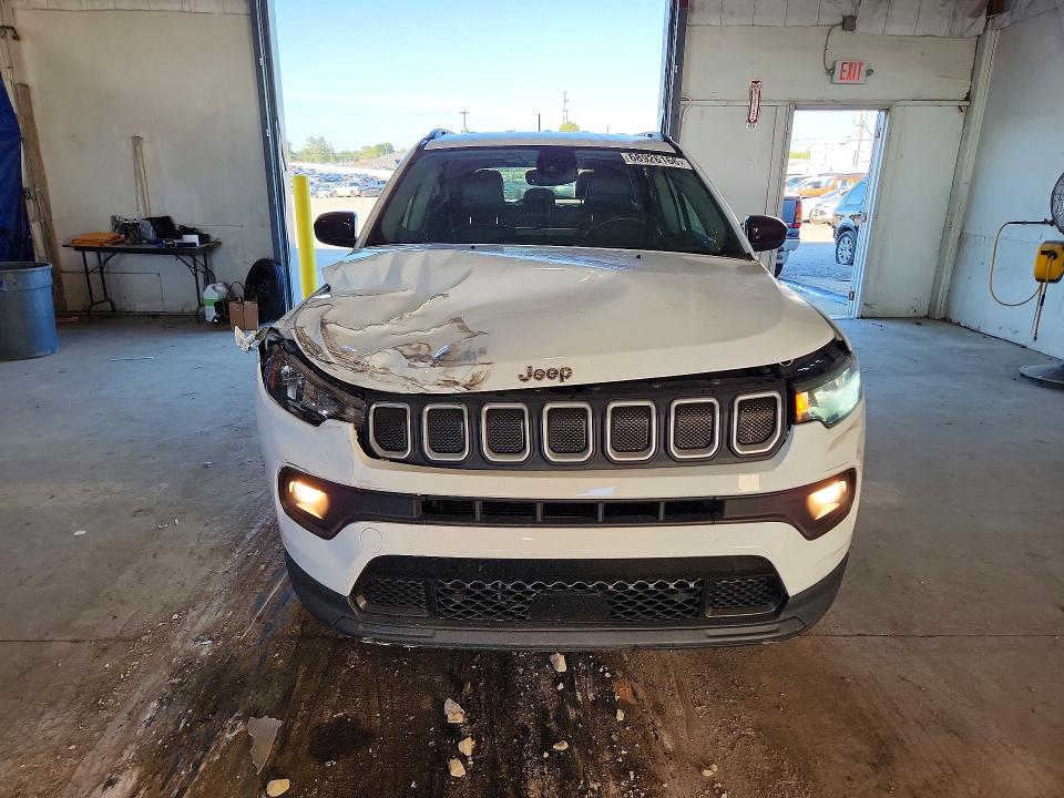 Фото 5 с аукциона – 2022 JEEP COMPASS с VIN 3C4NJDFB6NT129227