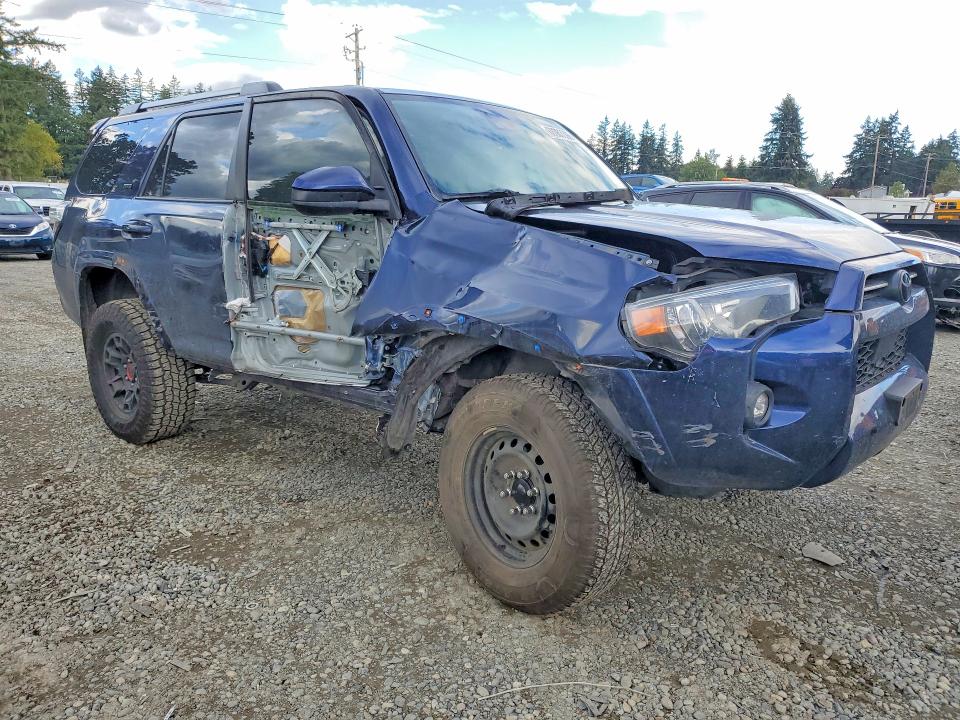 Photo 4 from auction – 2023 TOYOTA 4RUNNER with VIN JTEMU5JR7P6111230