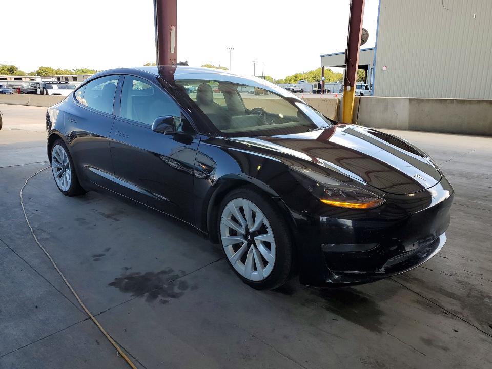 Foto 4 de la subasta – 2022 TESLA MODEL 3 con VIN 5YJ3E1EA9NF191982