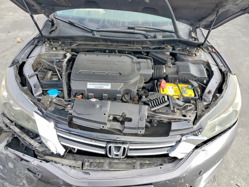 Photo 11 from auction – 2015 HONDA ACCORD with VIN 1HGCR3F80FA032324