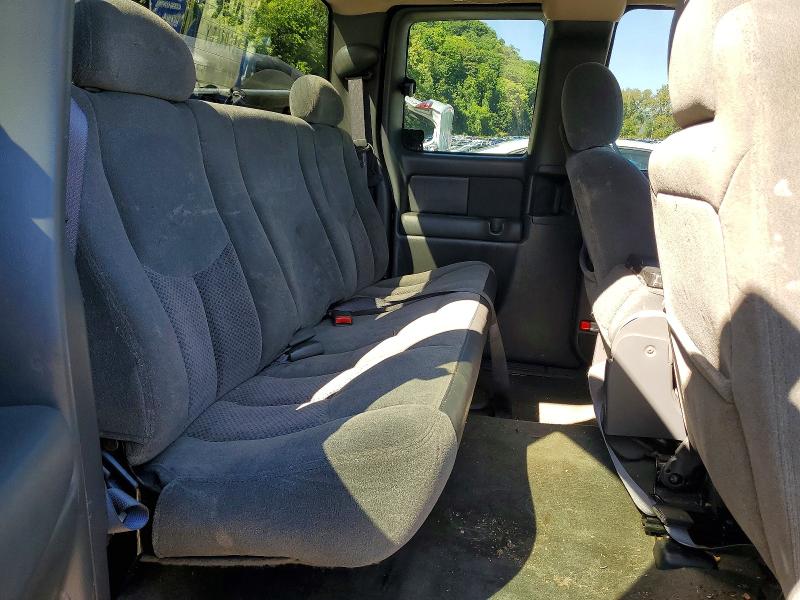 Photo 10 from auction – 2003 CHEVROLET SILVERADO with VIN 1GCEK19T93E335641