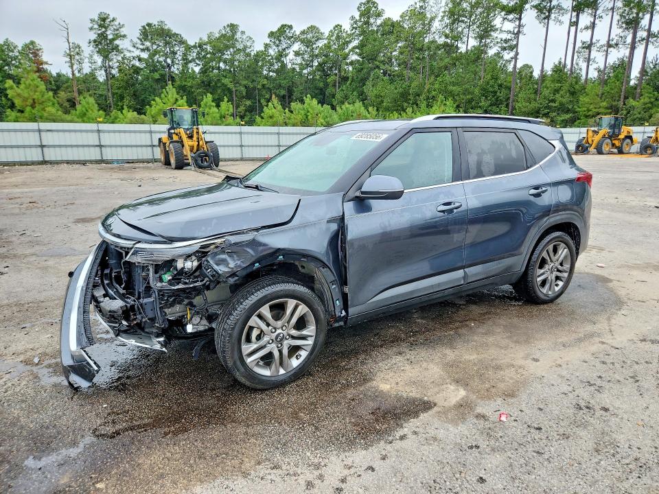 KIA SELTOS 2021 z numerem VIN KNDEU2AA3M7108672 - Zdjęcie z aukcji