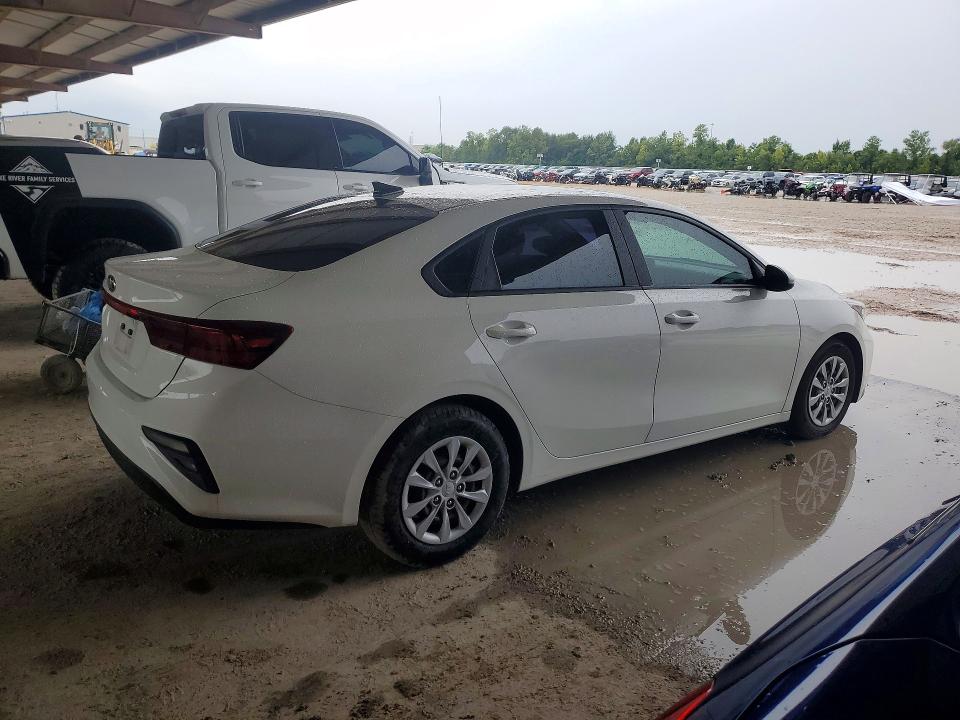 Photo 3 from auction – 2021 KIA FORTE with VIN 3KPF24AD0ME290394