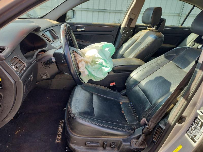 Photo 7 from auction – 2011 HYUNDAI GENESIS with VIN KMHGC4DE4BU136058
