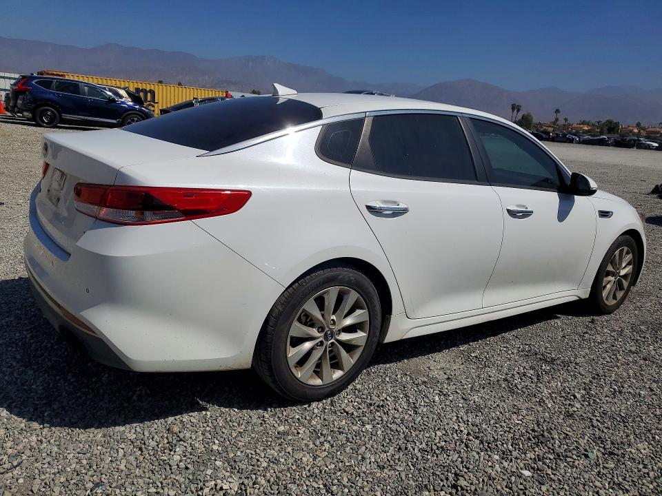 Photo 3 from auction – 2018 KIA OPTIMA with VIN 5XXGT4L39JG263557