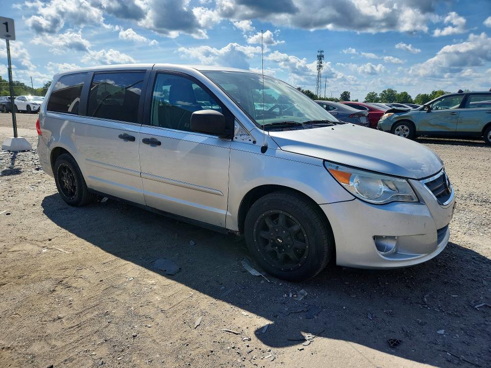 Photo 4 from auction – 2011 VOLKSWAGEN ROUTAN with VIN 2V4RW4DG8BR642338