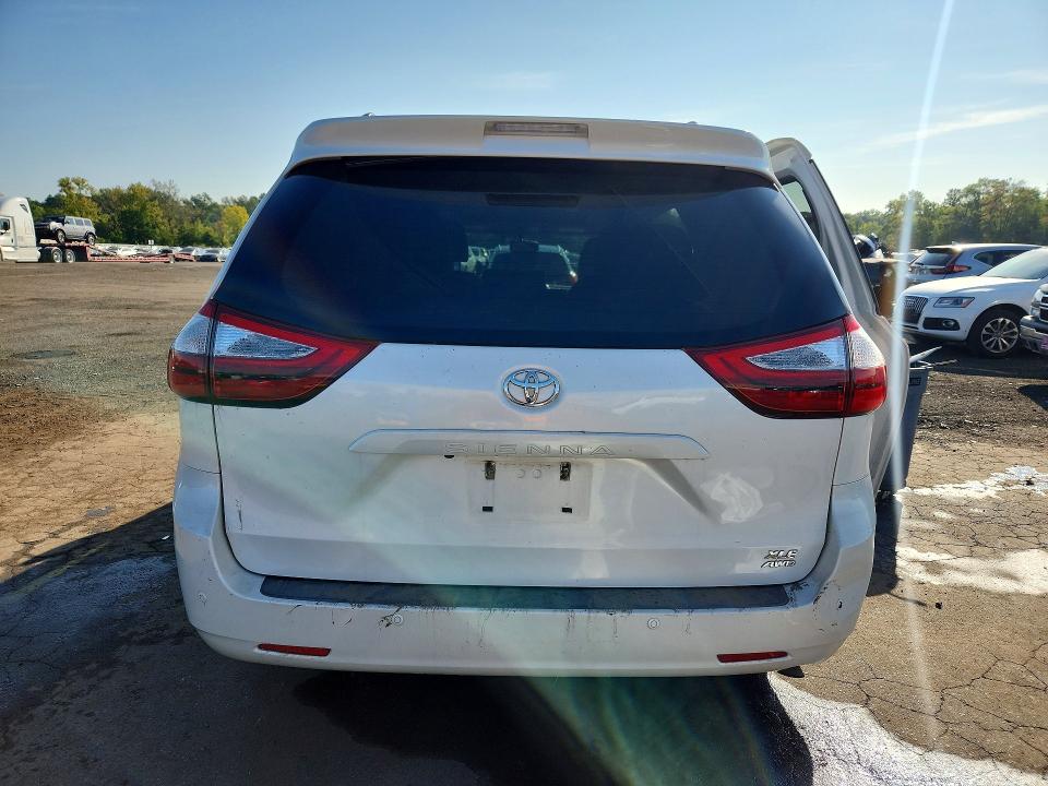 Photo 6 from auction – 2015 TOYOTA SIENNA with VIN 5TDDK3DC8FS106770