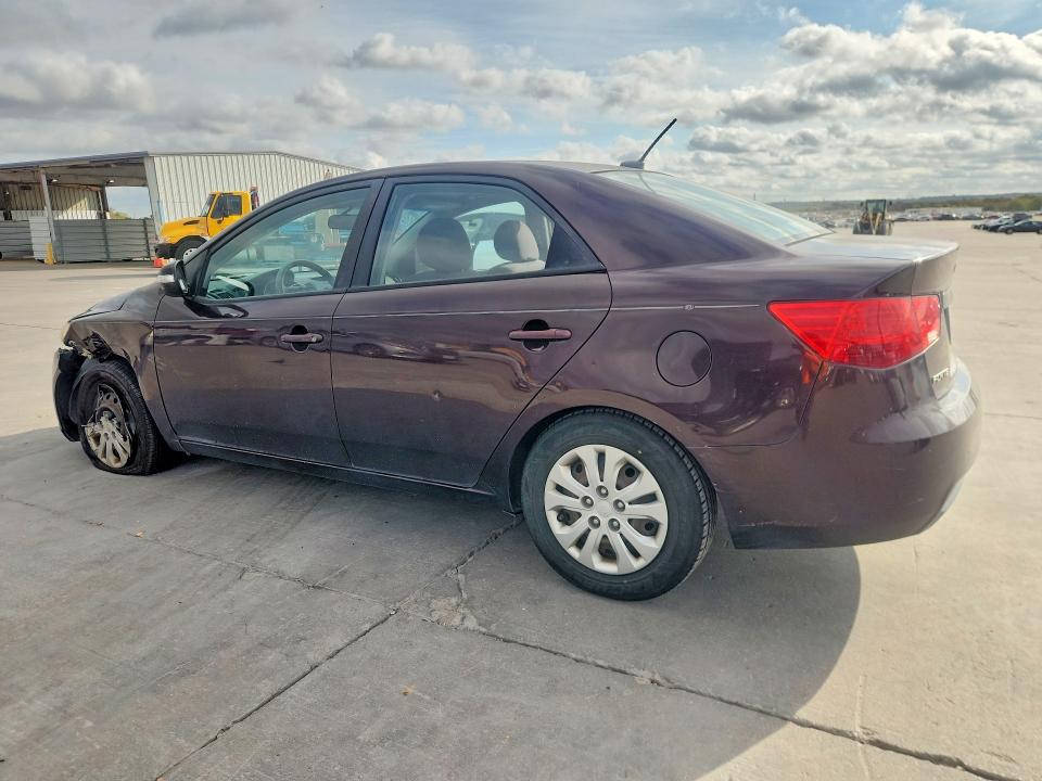 Foto 2 de la subasta – 2010 KIA FORTE con VIN KNAFU4A2XA5849169
