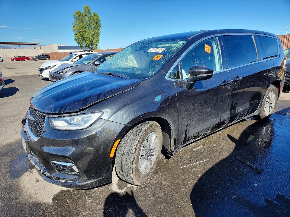 CHRYSLER PACIFICA 2023 with VIN 2C4RC1L74PR632562 - Photo from auction