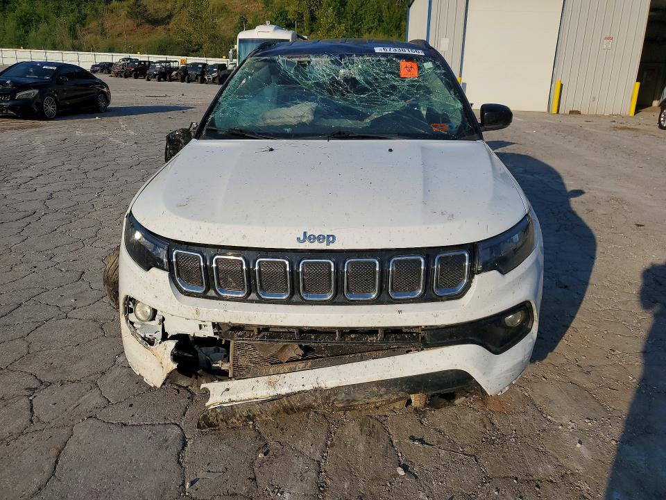 Foto 5 de la subasta – 2022 JEEP COMPASS con VIN 3C4NJDCB2NT147096
