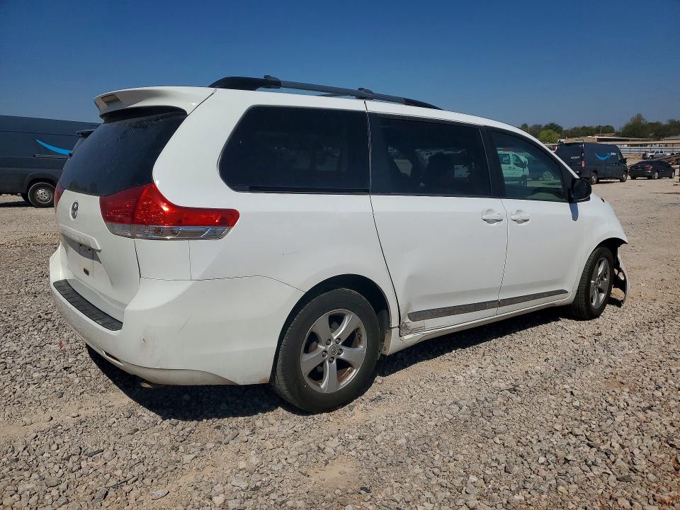 Photo 3 from auction – 2014 TOYOTA SIENNA with VIN 5TDKK3DCXES527069