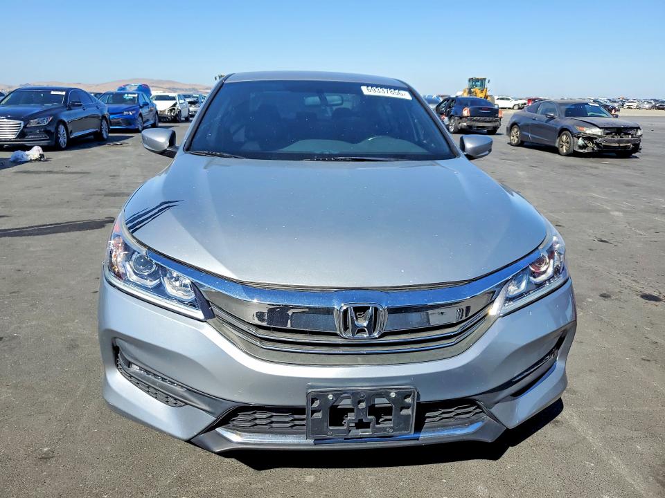 Photo 5 from auction – 2017 HONDA ACCORD with VIN 1HGCR2F57HA137302