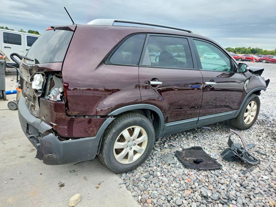 Photo 3 from auction – 2012 KIA SORENTO with VIN 5XYKT3A69CG223298