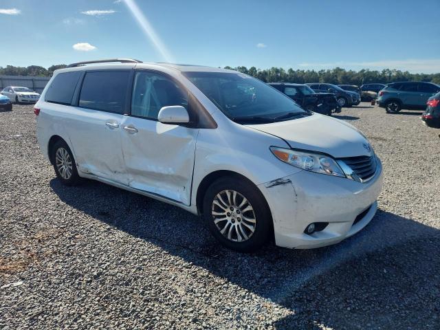 Photo 4 from auction – 2015 TOYOTA SIENNA with VIN 5TDYK3DCXFS552310