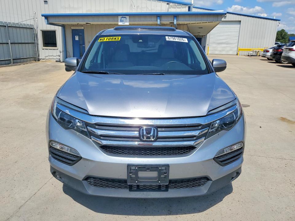 Photo 5 from auction – 2017 HONDA PILOT with VIN 5FNYF5H63HB041694