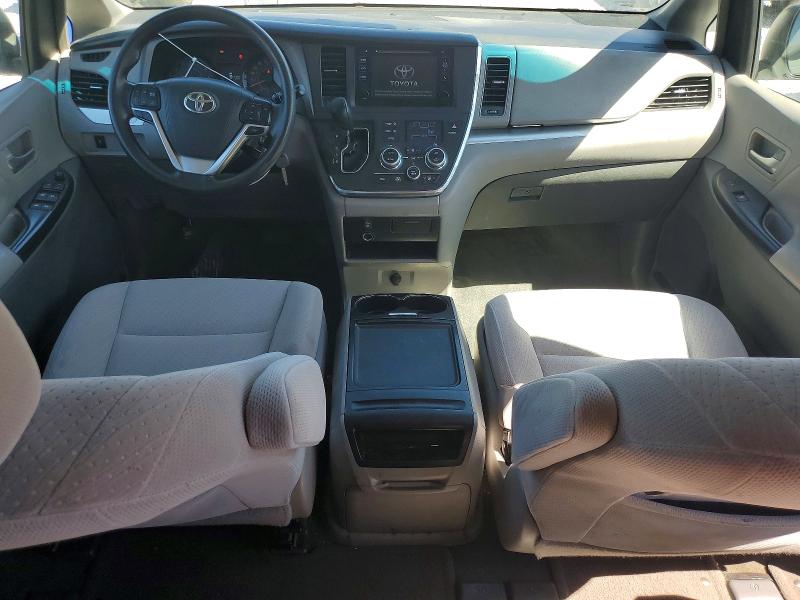 Снимка 8 от търг – 2017 TOYOTA SIENNA с VIN 5TDKZ3DC3HS769122