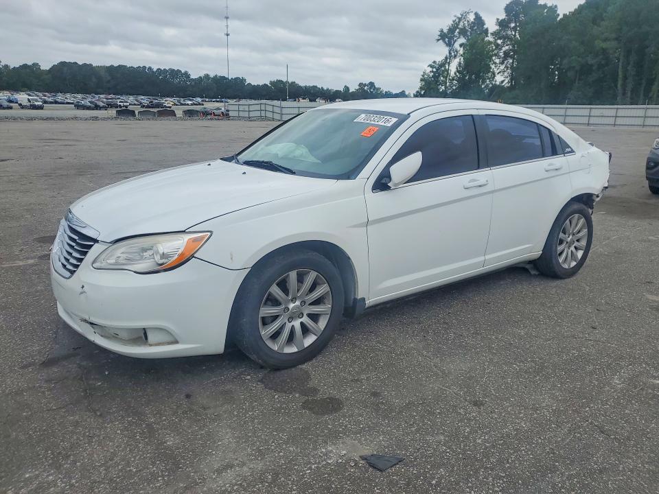 صورة رقم 1 من المزاد - 2013 CHRYSLER 200 مع VIN 1C3CCBBB6DN546510
