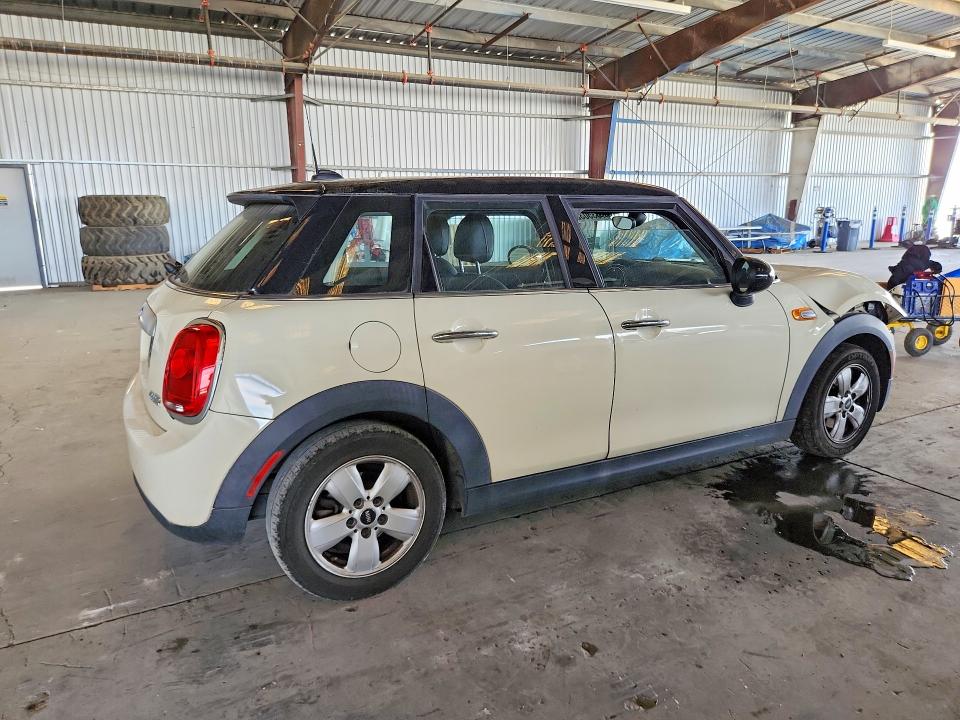 Снимка 3 от търг – 2015 MINI COOPER с VIN WMWXS5C53FT828867