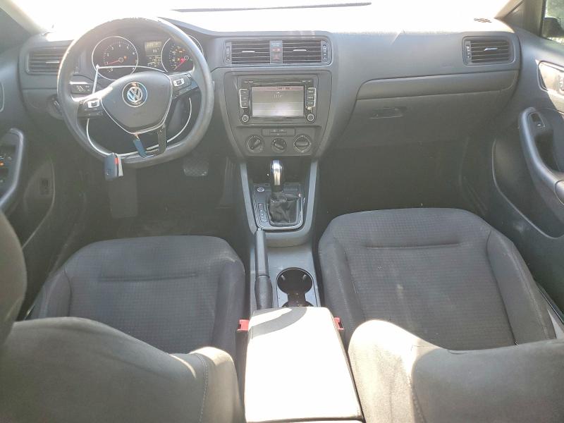 Photo 8 from auction – 2015 VOLKSWAGEN JETTA with VIN 3VW2K7AJ1FM401319
