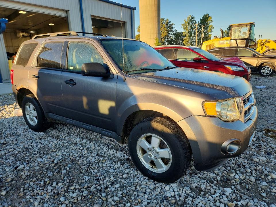 Photo 4 from auction – 2011 FORD ESCAPE with VIN 1FMCU9D76BKA62485