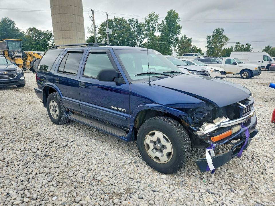 Photo 4 from auction – 2004 CHEVROLET BLAZER with VIN 1GNDT13X04K126240