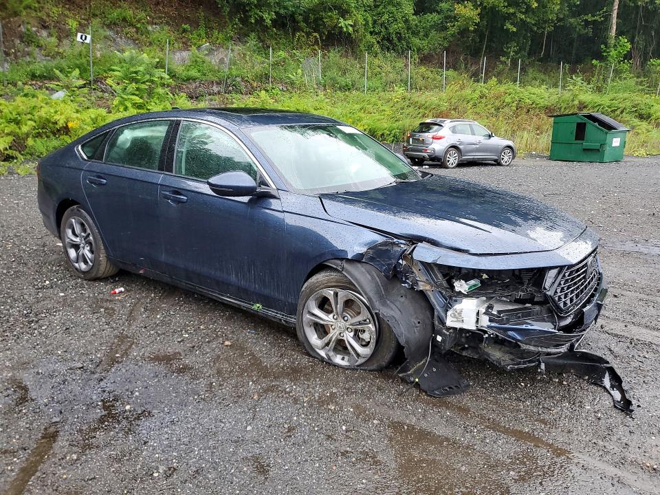 Снимка 4 от търг – 2025 HONDA ACCORD с VIN 1HGCY2F66SA086331