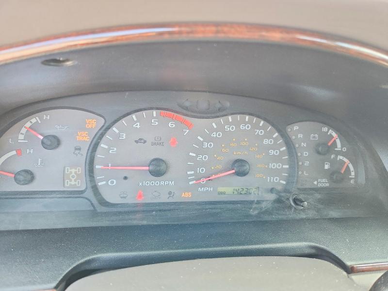 Photo 9 from auction – 2001 TOYOTA SEQUOIA with VIN 5TDBT44AX1S047545