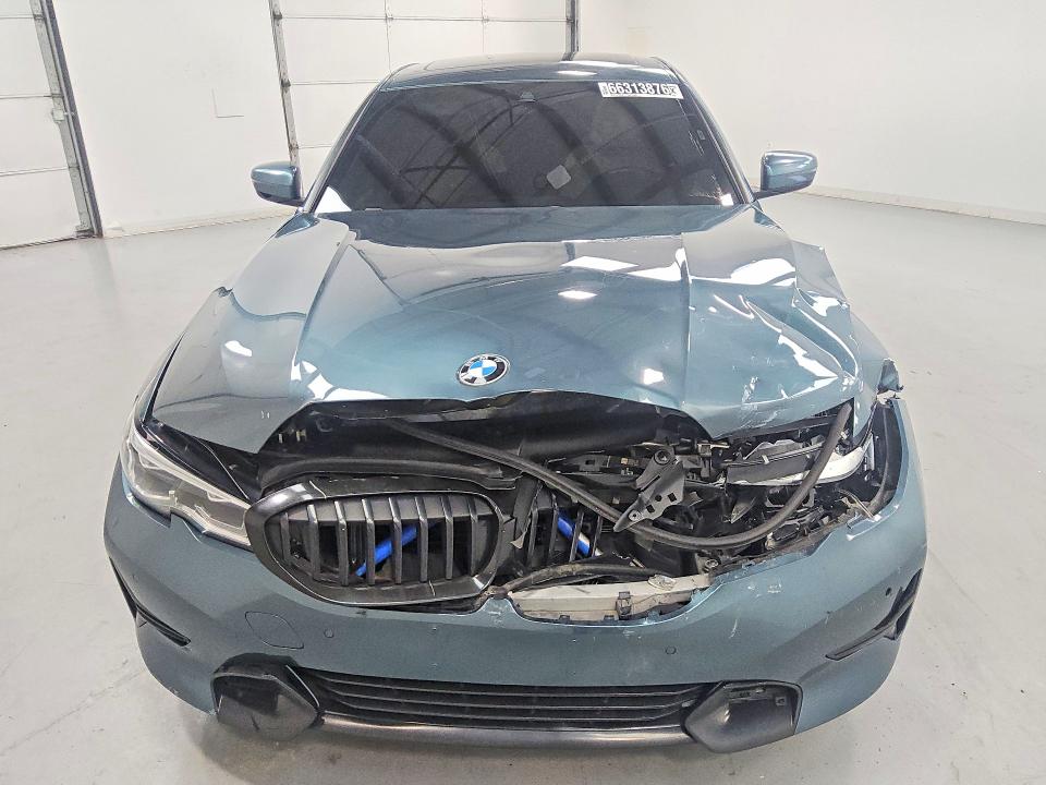 Снимка 5 от търг – 2020 BMW 330XI с VIN 3MW5R7J0XL8B06689
