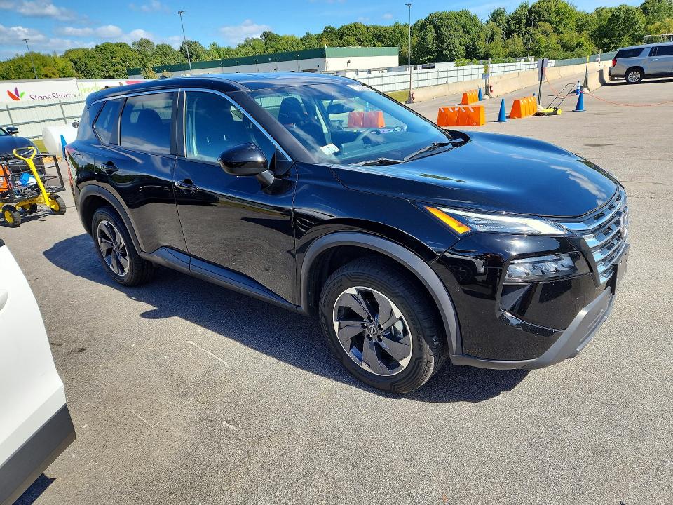 Photo 4 from auction – 2024 NISSAN ROGUE with VIN 5N1BT3BA0RC748553