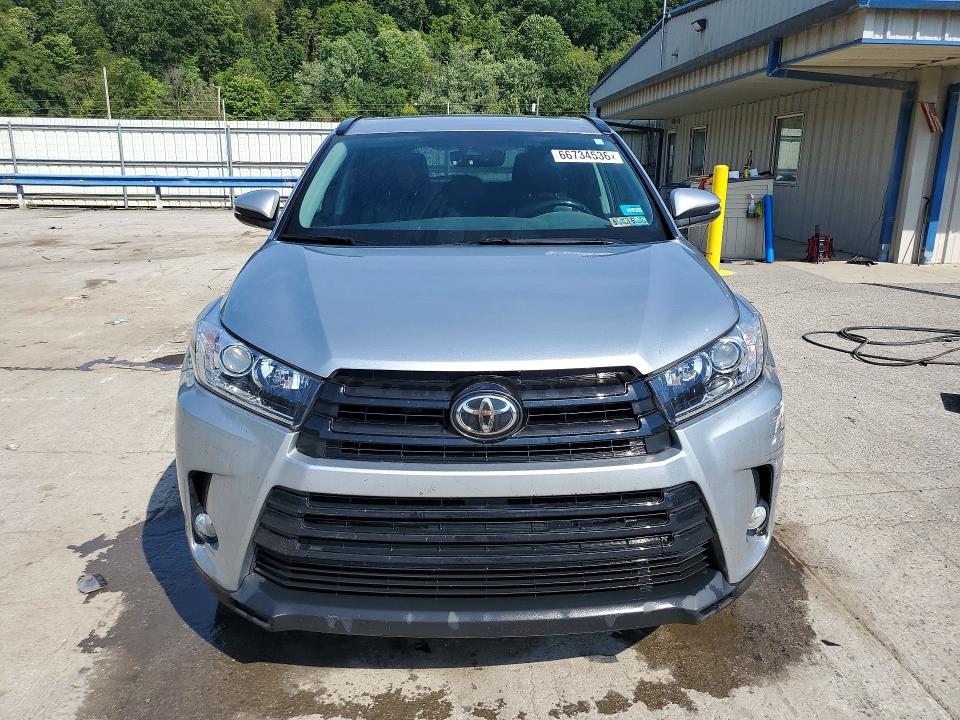 Photo 5 from auction – 2017 TOYOTA HIGHLANDER with VIN 5TDJZRFH4HS416301