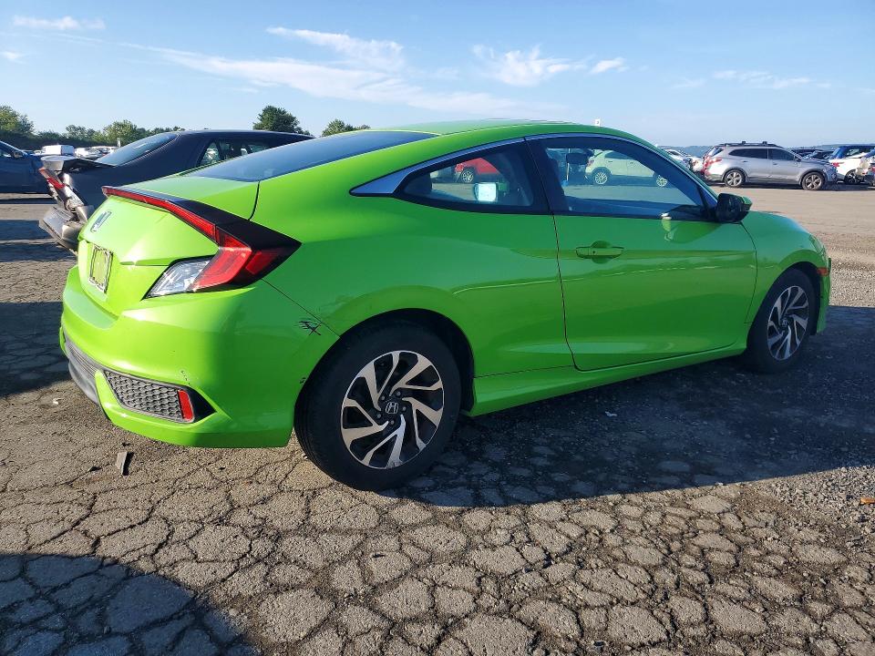 Photo 3 from auction – 2016 HONDA CIVIC with VIN 2HGFC4B01GH313121