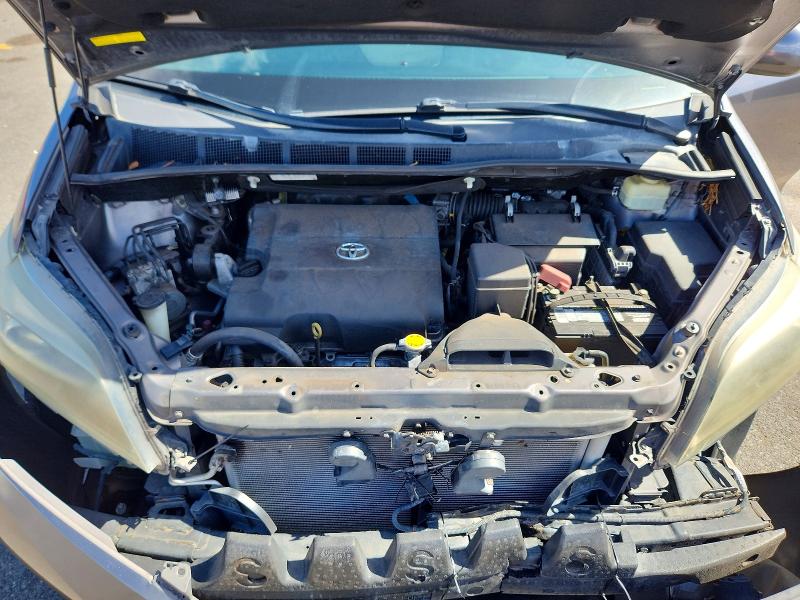 Photo 12 from auction – 2016 TOYOTA SIENNA with VIN 5TDXK3DCXGS738099