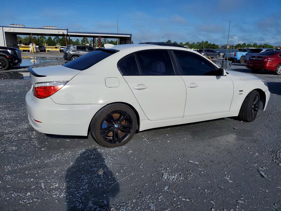 صورة رقم 3 من المزاد - 2010 BMW 528 مع VIN WBANV1C50AC156847