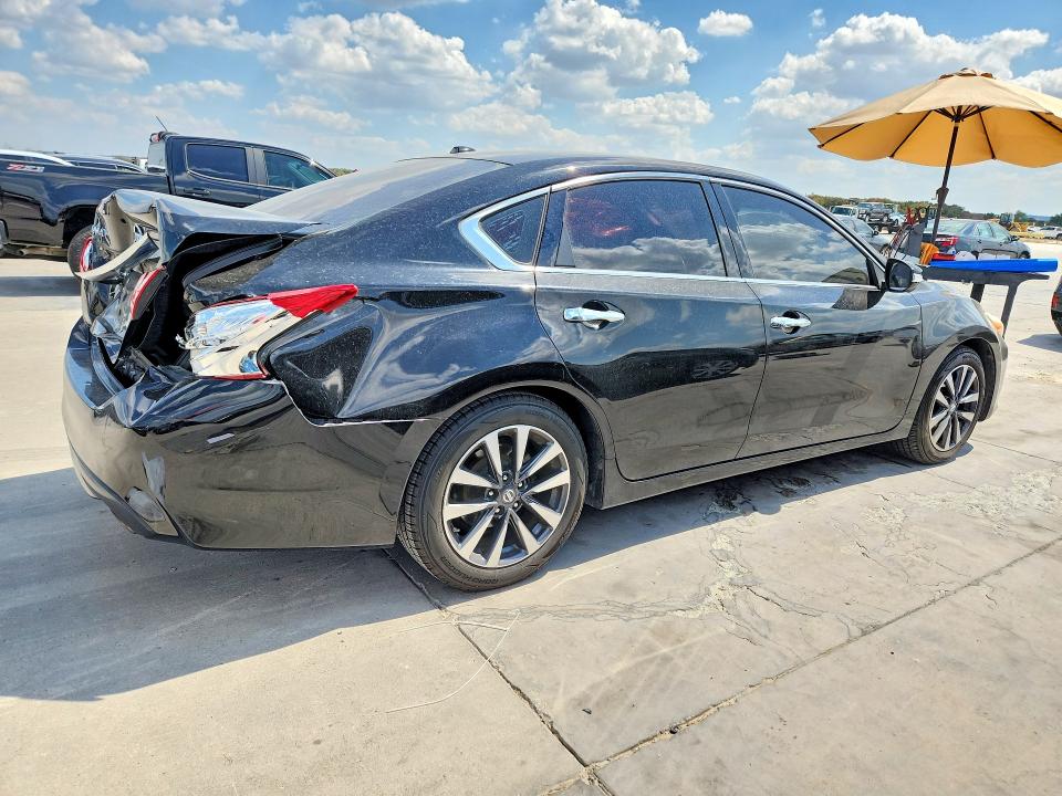 Снимка 3 от търг – 2017 NISSAN ALTIMA с VIN 1N4AL3AP8HC259554