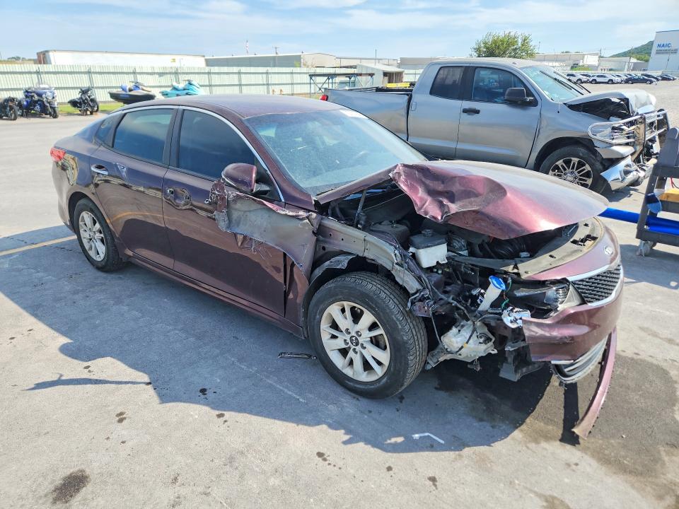 Photo 4 from auction – 2017 KIA OPTIMA with VIN 5XXGT4L32HG167604