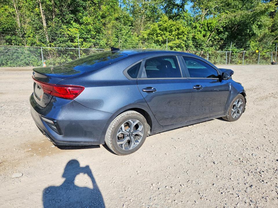Фото 3 с аукциона – 2021 KIA FORTE с VIN 3KPF24AD9ME380367