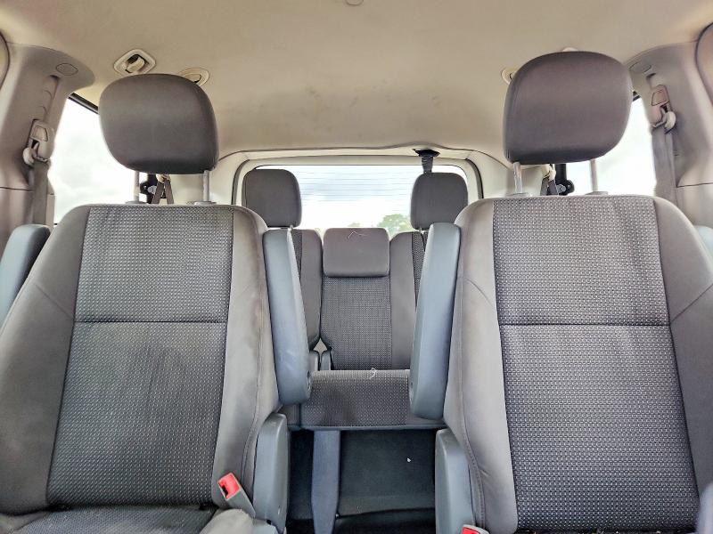Photo 10 from auction – 2012 VOLKSWAGEN ROUTAN with VIN 2C4RVAAG3CR240373