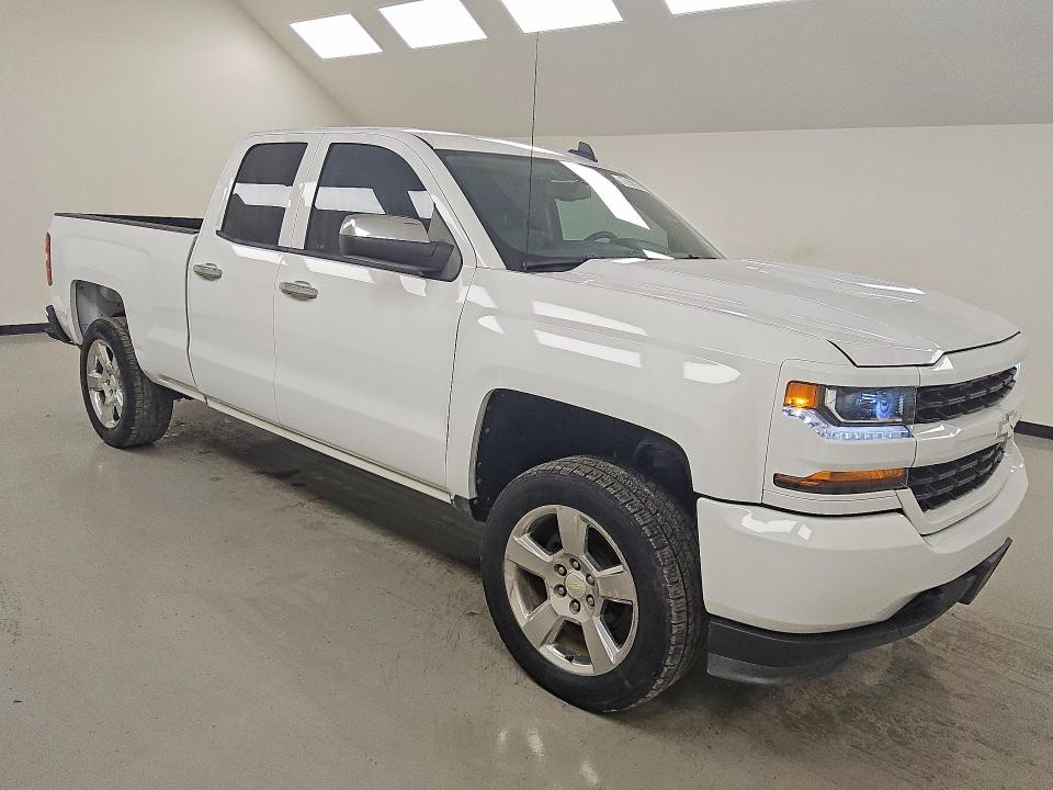 Снимка 4 от търг – 2017 CHEVROLET SILVERADO с VIN 1GCRCPEC0HZ112525