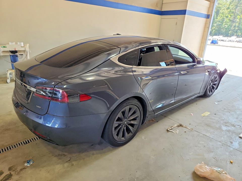 Снимка 3 от търг – 2018 TESLA MODEL S с VIN 5YJSA1E28JF247288